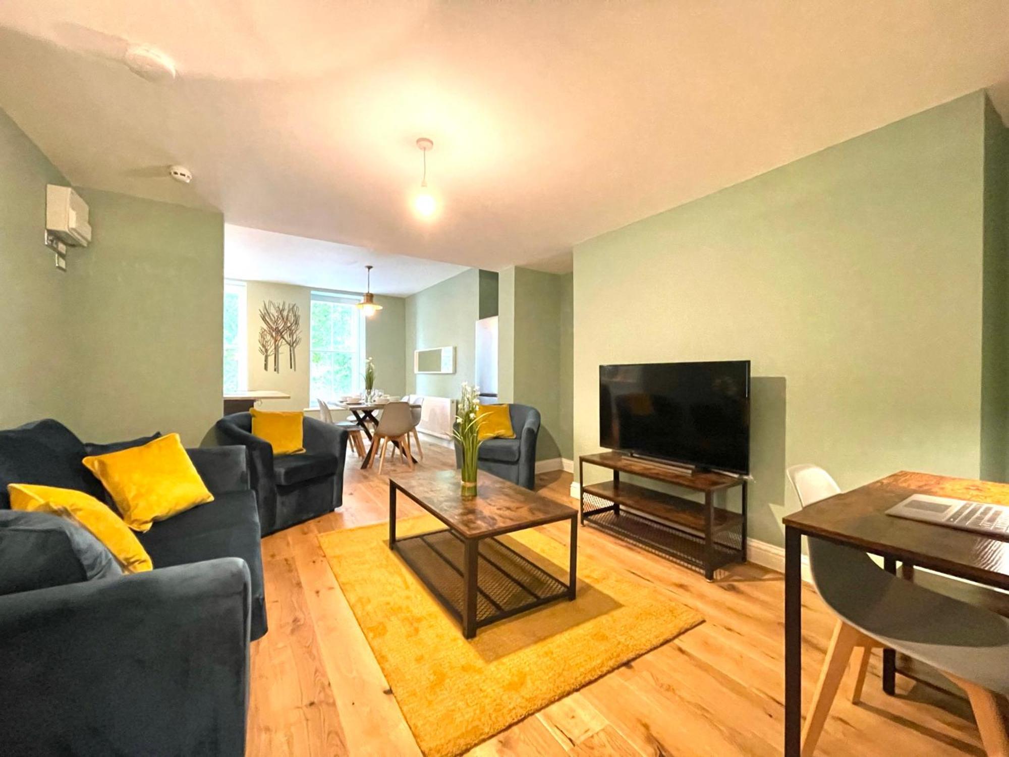 2 Bedroom Apartments Stopoverz Bristol Exterior photo